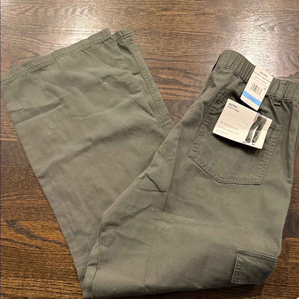 Aeropostale Women’s Green Cargo Pants Utility Pocket Elastic Waist Size medium - Picture 2 of 8